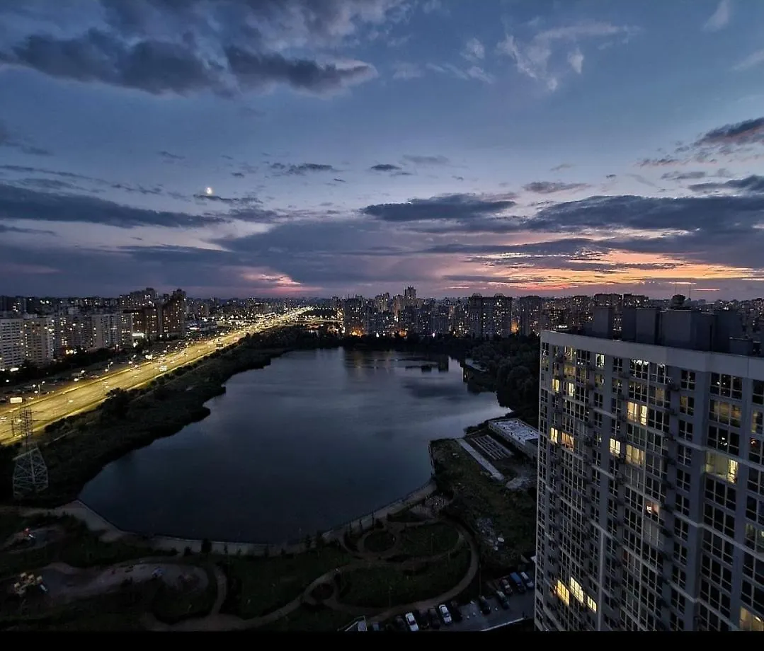 Your Flat Kharkivska 基輔 公寓